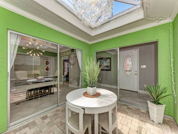 Lovely 3 Bedroom Home in Sarasota with Private Pool
