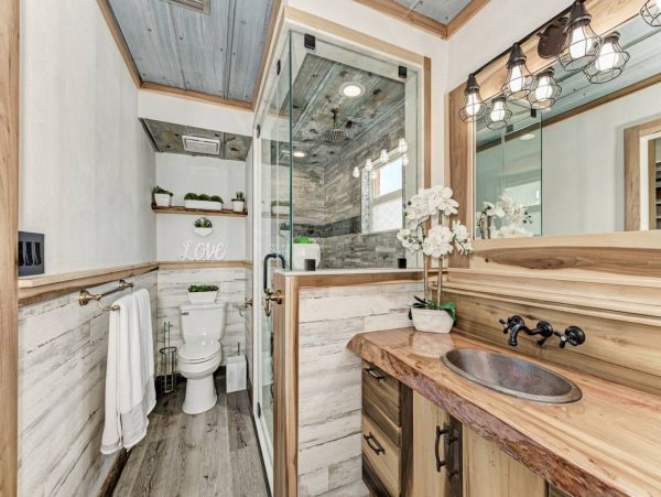 Lovely 3 Bedroom Home in Sarasota with Private Pool