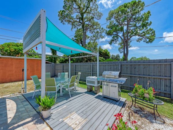 Lovely 3 Bedroom Home in Sarasota with Private Pool