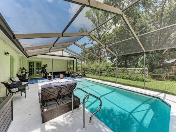 Sarasota Vacation Pool Home Three Bedroom