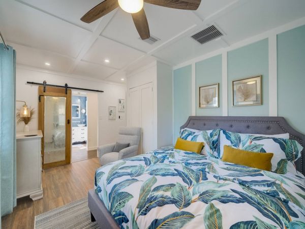 Sarasota Vacation Home Three Bedroom + Den