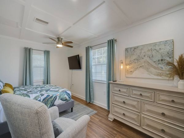 Sarasota Vacation Home Three Bedroom + Den