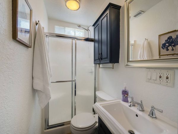Sarasota Vacation Home Three Bedroom + Den