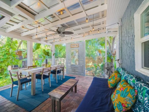Sarasota Vacation Home Three Bedroom + Den