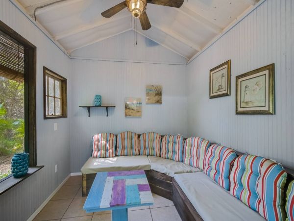 Sarasota Vacation Home Three Bedroom + Den