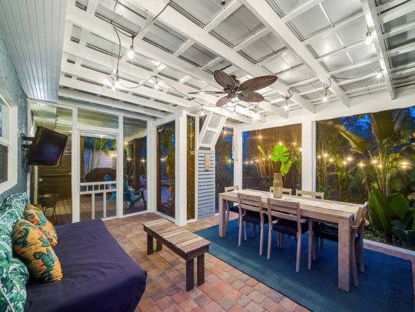 Sarasota Vacation Home Three Bedroom + Den