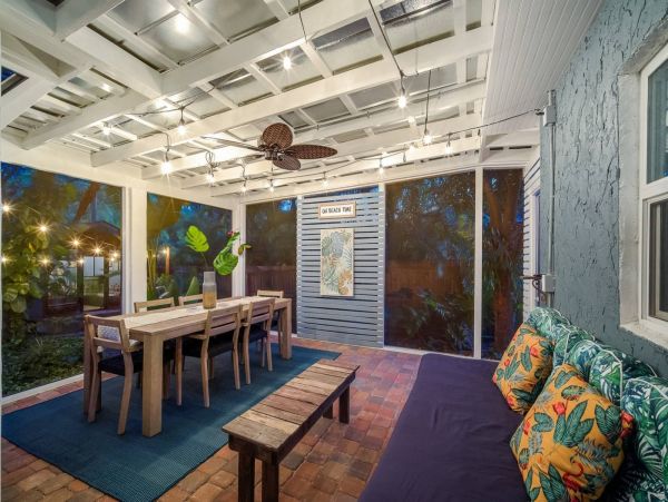 Sarasota Vacation Home Three Bedroom + Den