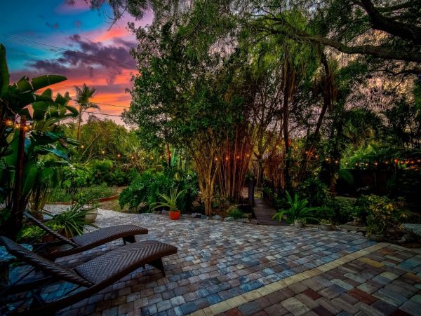 Sarasota Vacation Home Three Bedroom + Den