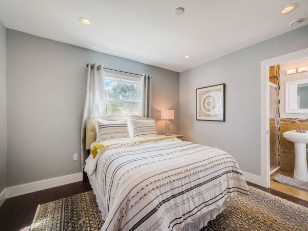 Charming 3 Bedroom Home in Sarasota Sleeps 7