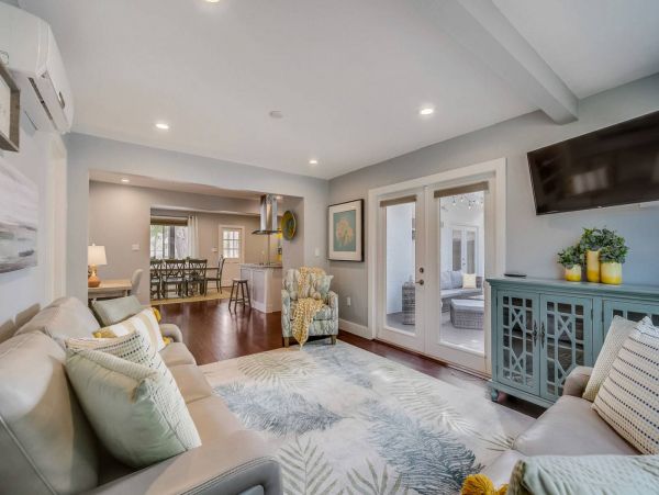 Charming 3 Bedroom Home in Sarasota Sleeps 7
