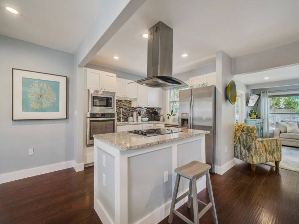 Charming 3 Bedroom Home in Sarasota Sleeps 7