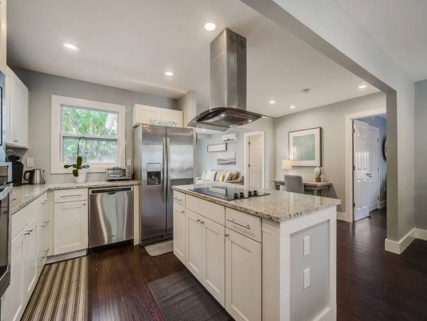 Charming 3 Bedroom Home in Sarasota Sleeps 7
