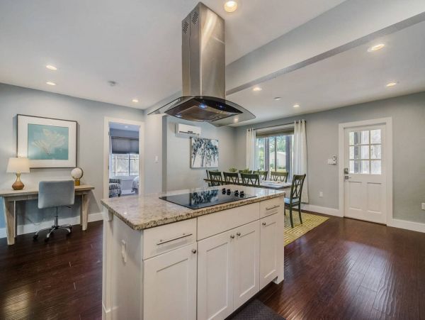 Charming 3 Bedroom Home in Sarasota Sleeps 7