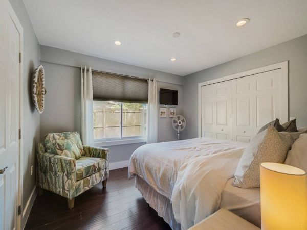 Charming 3 Bedroom Home in Sarasota Sleeps 7