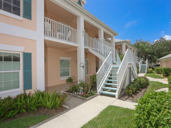 Waterfront condo in Sarasota