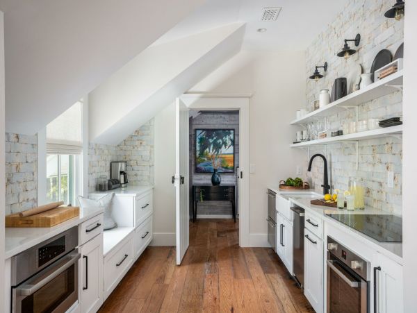 Charleston Home 1015387