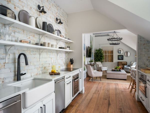 Charleston Home 1015387