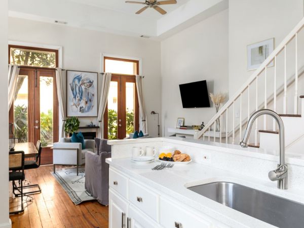 Charleston Condo 1015390