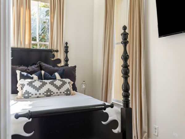 Charleston Condo 1015390