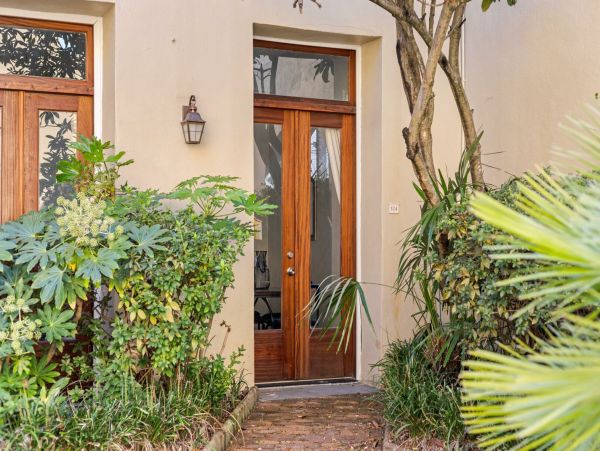 Charleston Condo 1015390