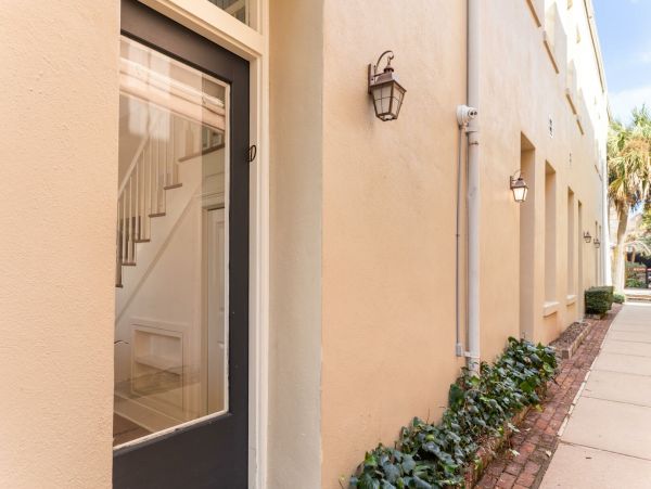 Charleston Condo 1015390