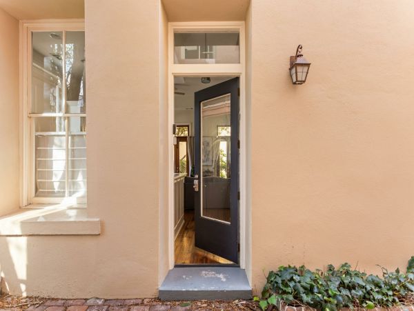 Charleston Condo 1015390