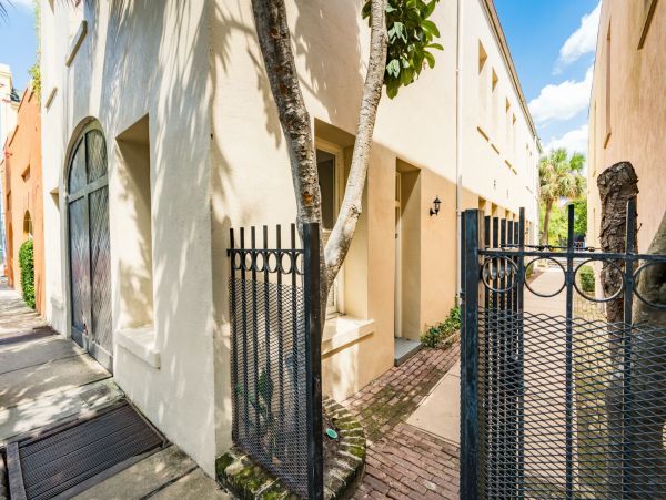 Charleston Condo 1015390