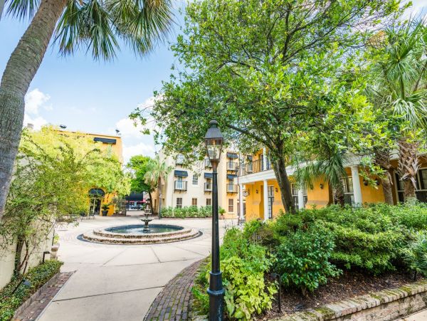 Charleston Condo 1015390