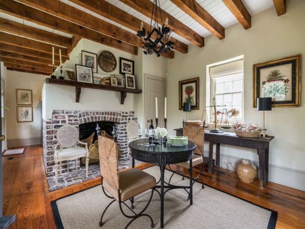 Charleston Home 1015392