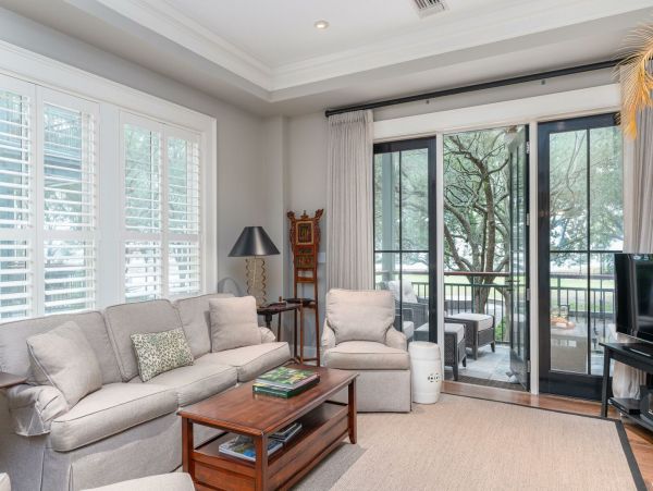 Charleston Condo 1015395