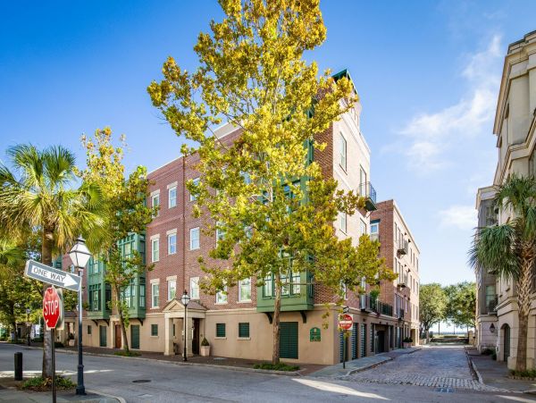 Charleston Condo 1015395
