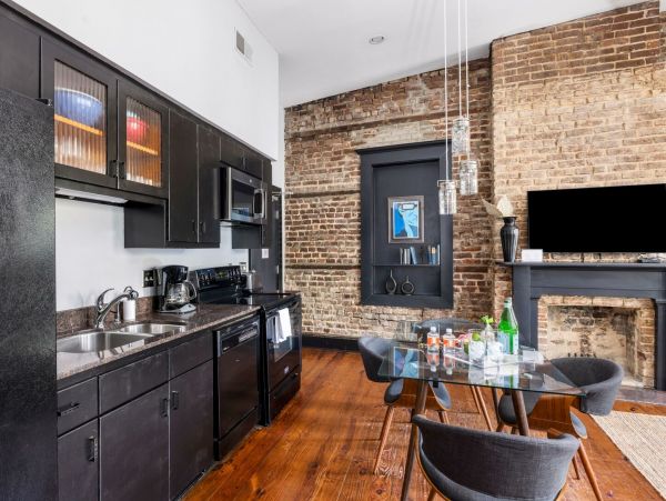 Charleston Condo 1015401
