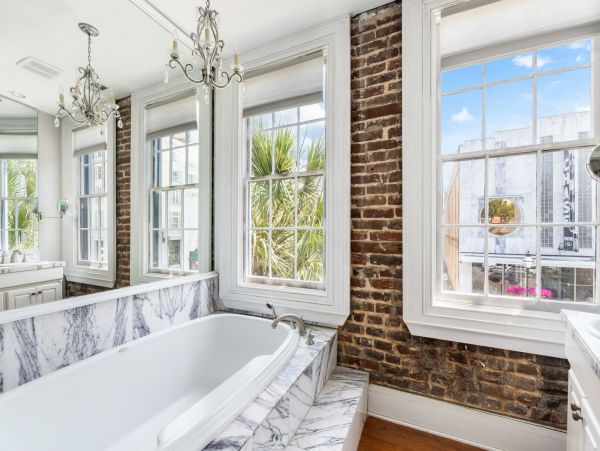 Charleston Condo 1015401