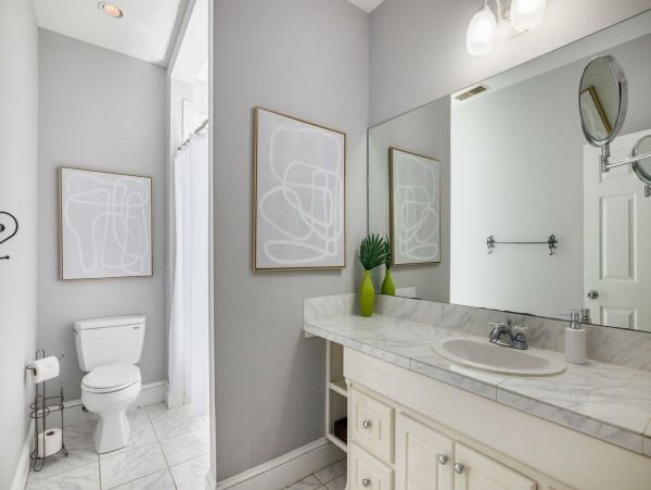 Charleston Condo 1015401