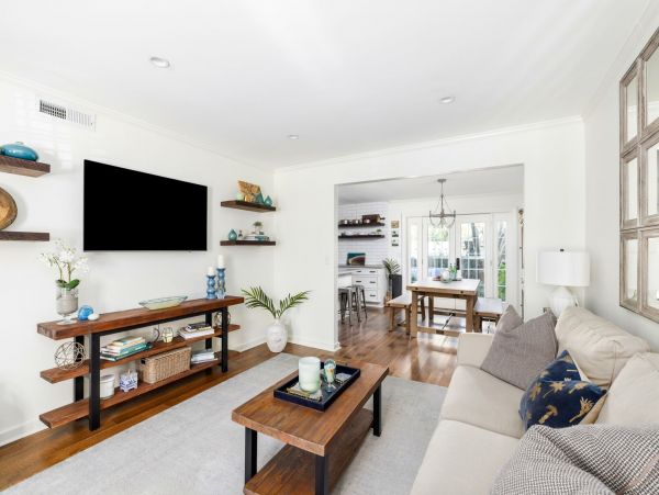 Three Bedroom Charming Townhome in Charleston