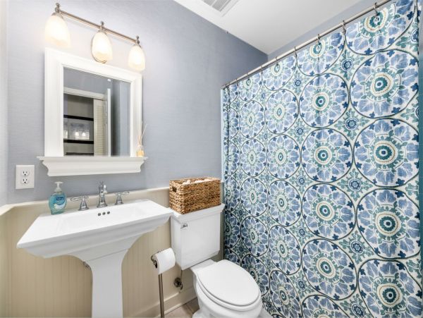 Three Bedroom Charming Townhome in Charleston