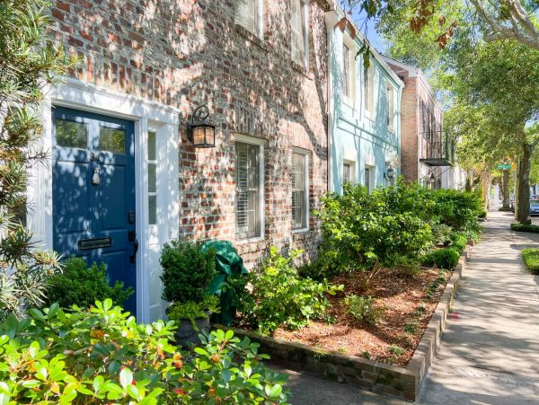 Three Bedroom Charming Townhome in Charleston