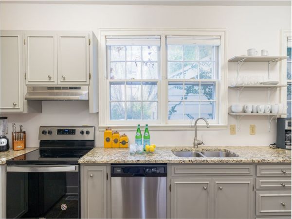 Charleston Home 1015404