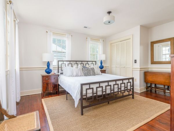 Charleston Home 1015404
