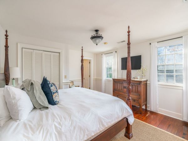 Charleston Home 1015404