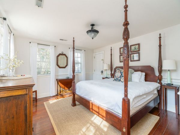 Charleston Home 1015404