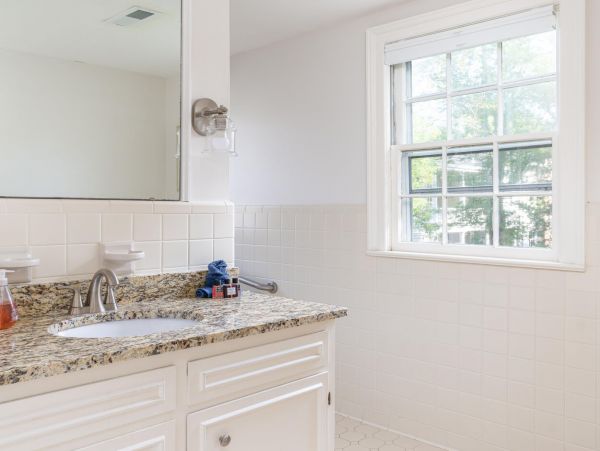 Charleston Home 1015404