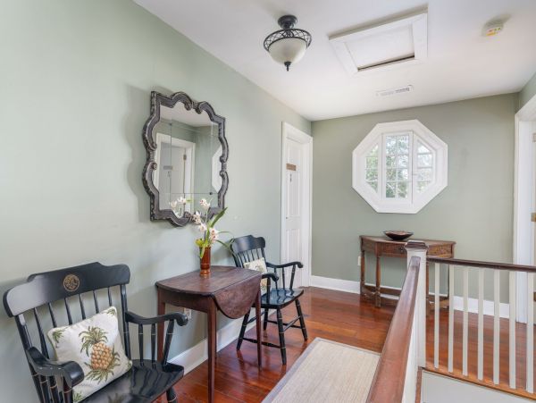 Charleston Home 1015404