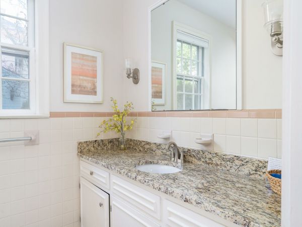 Charleston Home 1015404