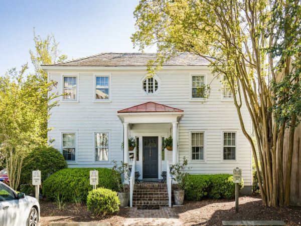 Charleston Home 1015404