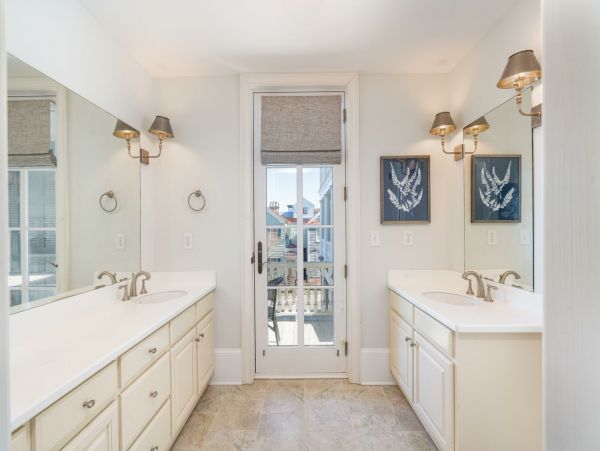Charleston Condo 1015405
