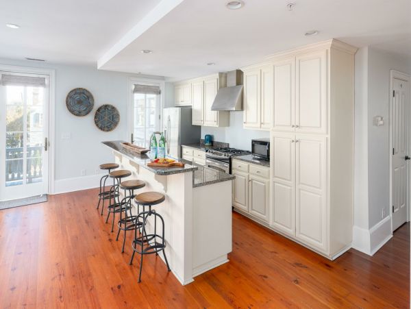 Charleston Condo 1015405