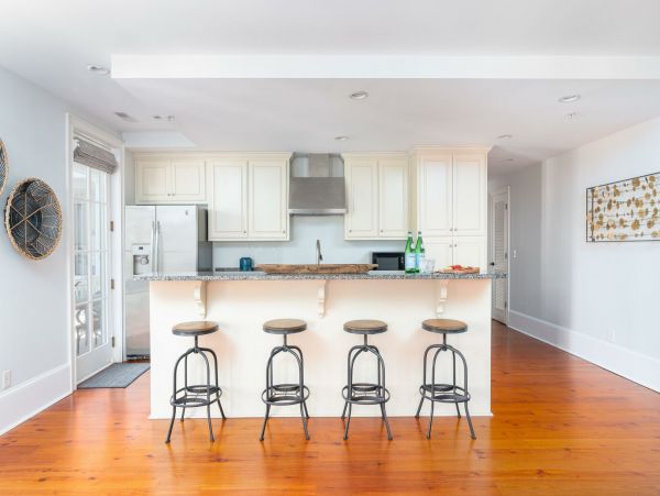 Charleston Condo 1015405