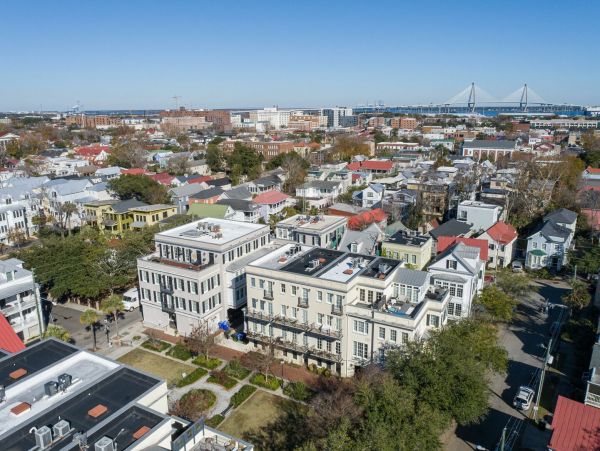 Charleston Condo 1015405