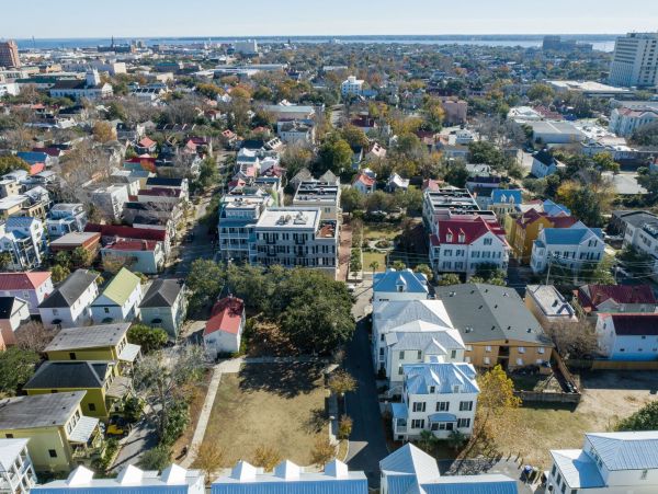 Charleston Condo 1015405